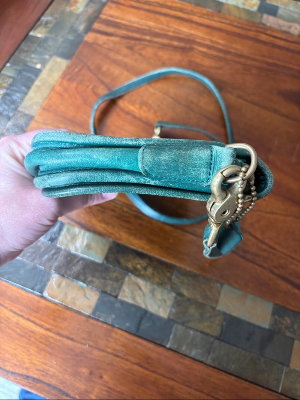 Preloved Coach Emerald Green Leather Crossbody with Gold Turn-Lock - Picture 6 of 13